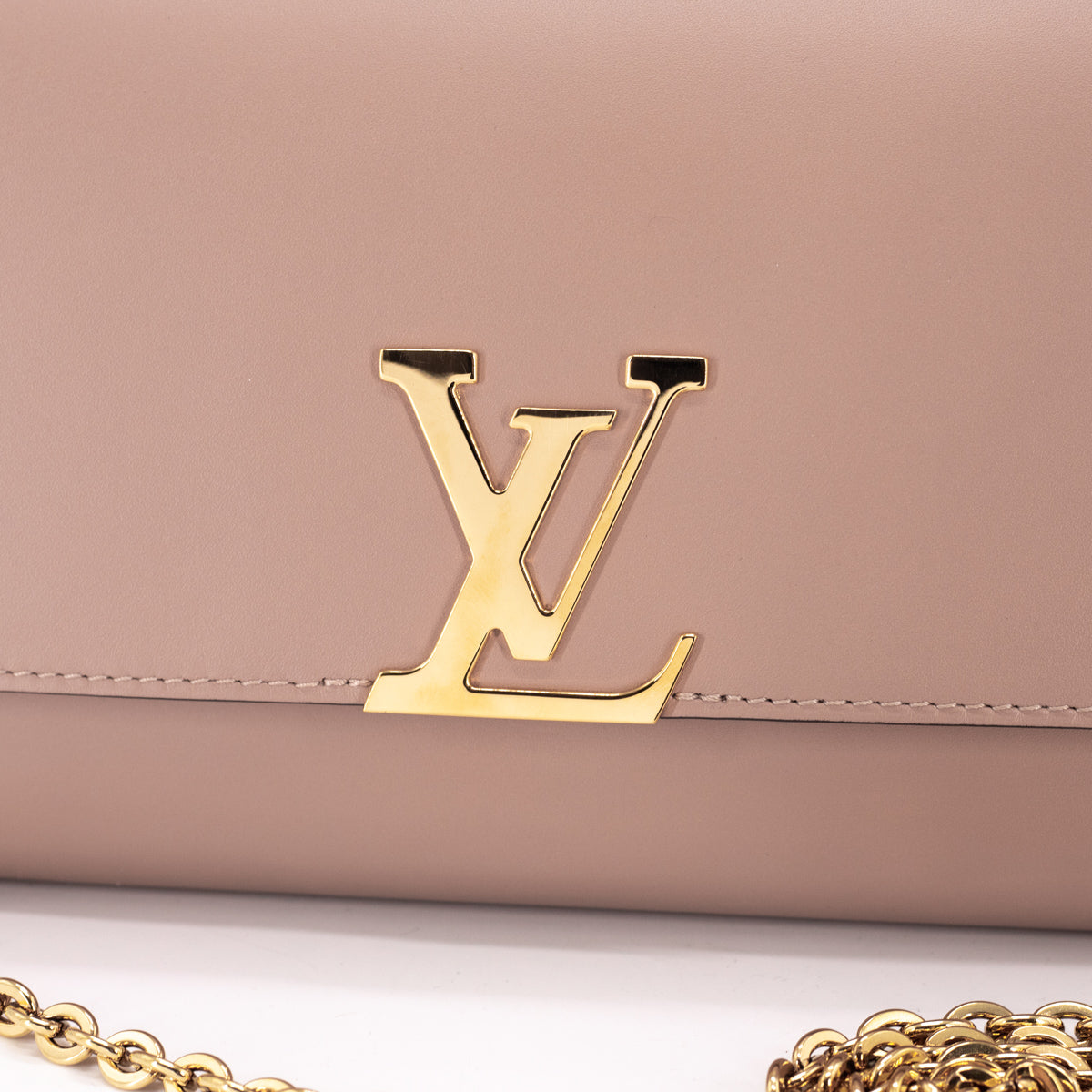 LOUIS VUITTON Patent Chain Louise MM Nude 1123086