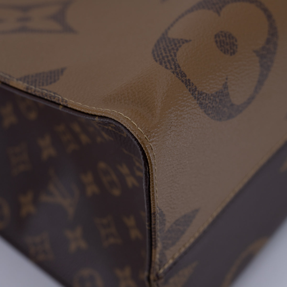 Louis Vuitton Go Shoulder bag 331010