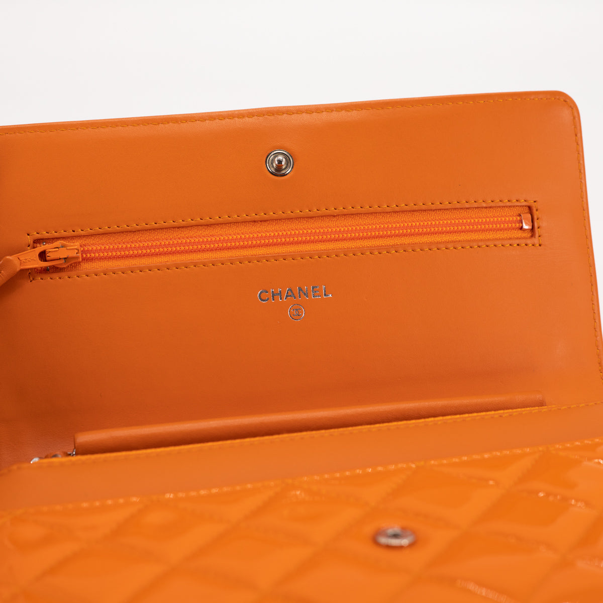 Patent leather wallet Chanel Orange in Patent leather - 26391762