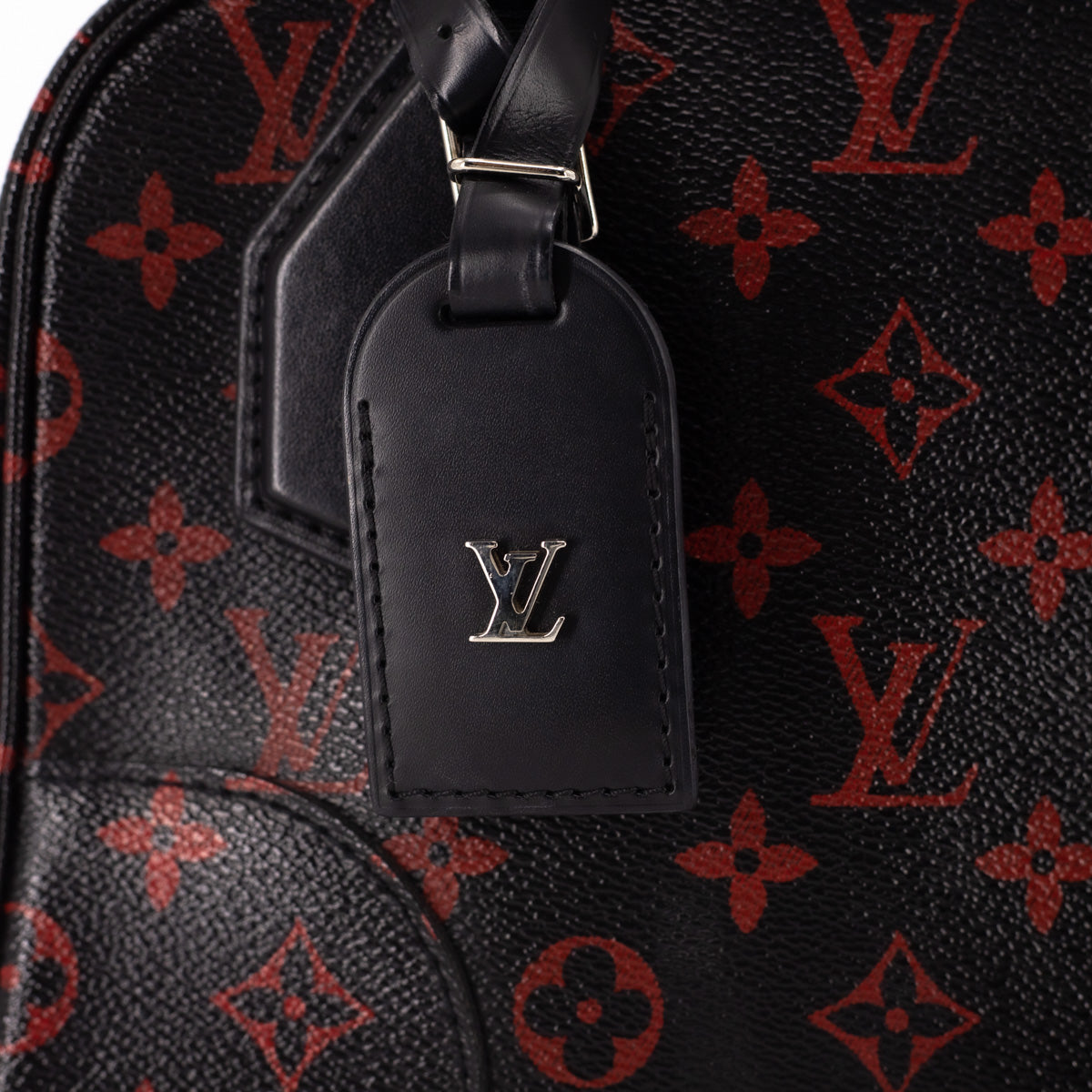 Louis Vuitton Dora Soft Handbag Limited Edition Monogram Infrarouge MM at  1stDibs