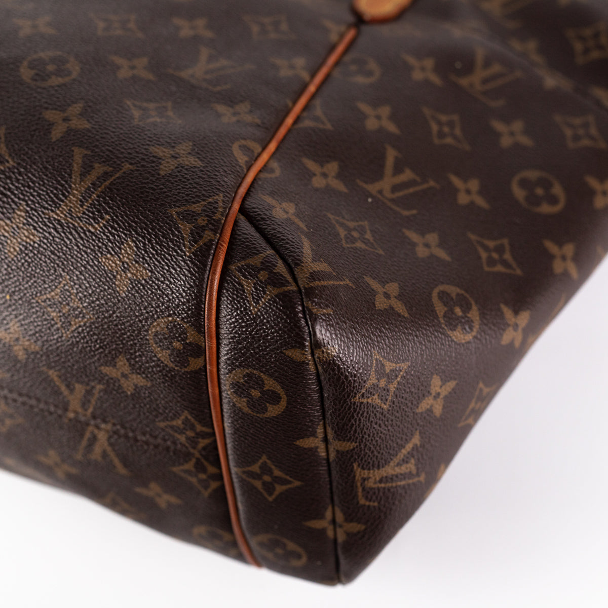 💯% Authentic Louis Vuitton Totally MM handbag