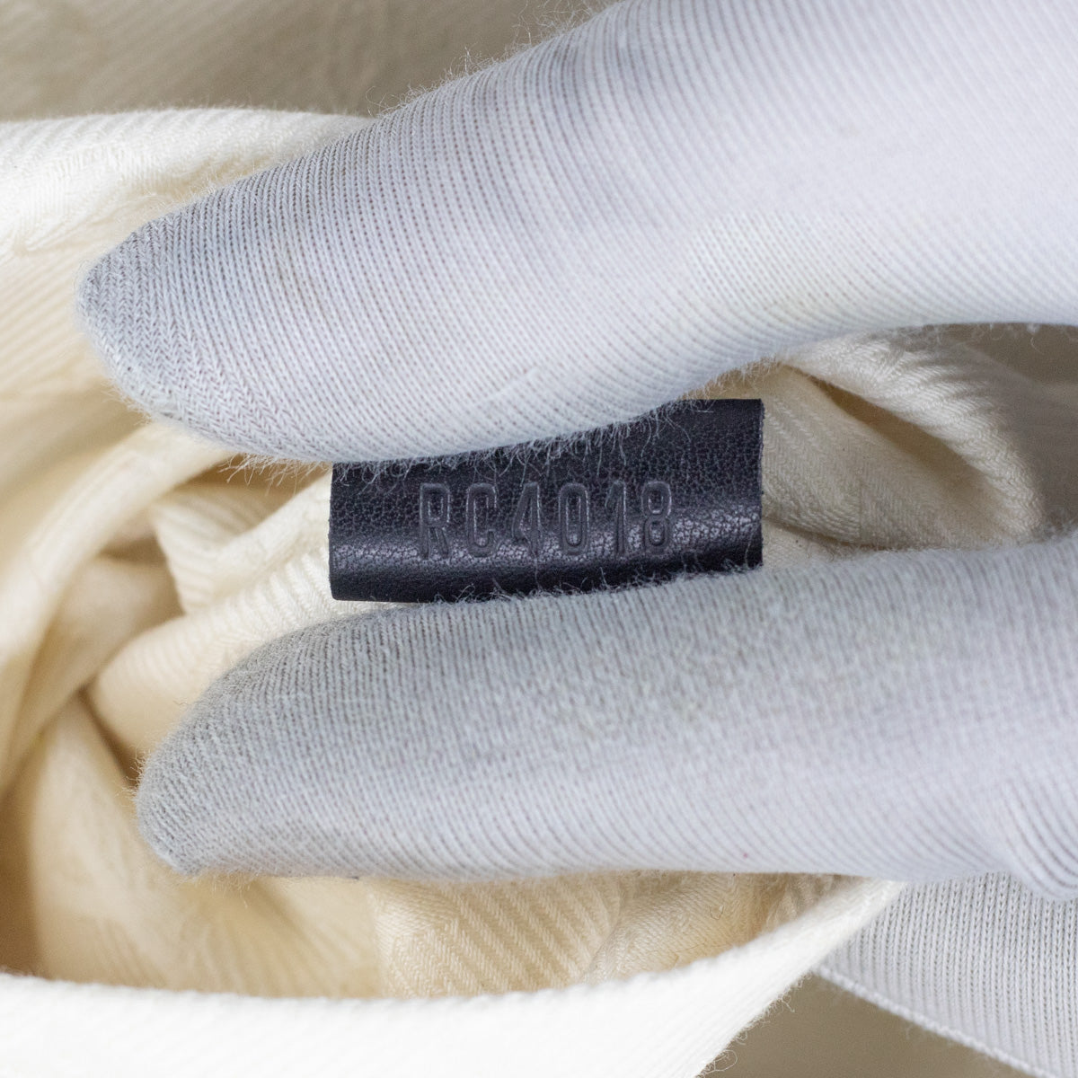 Voyager cloth satchel Louis Vuitton Grey in Cloth - 35620578