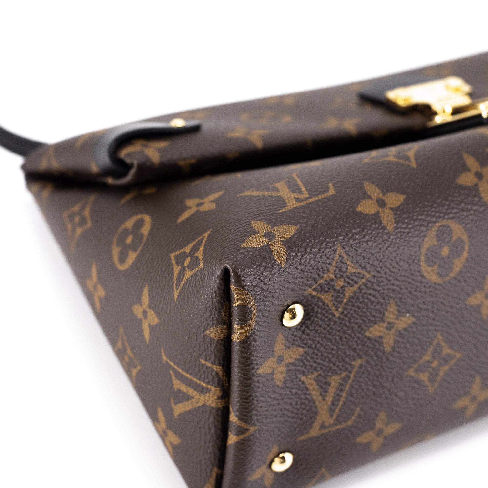 Louis Vuitton Triangle Handbag 319142