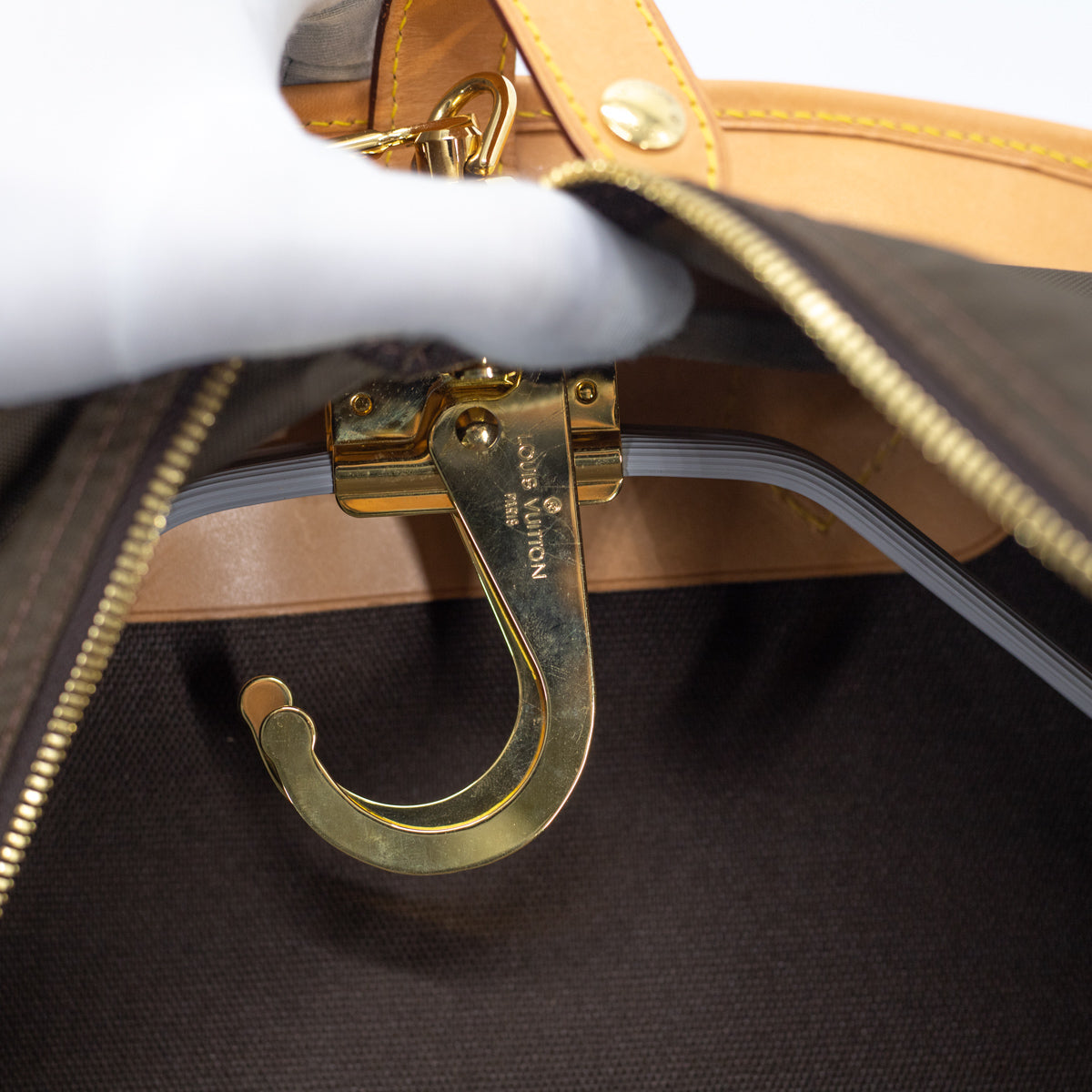 Louis Vuitton Clothes-hangers 348020