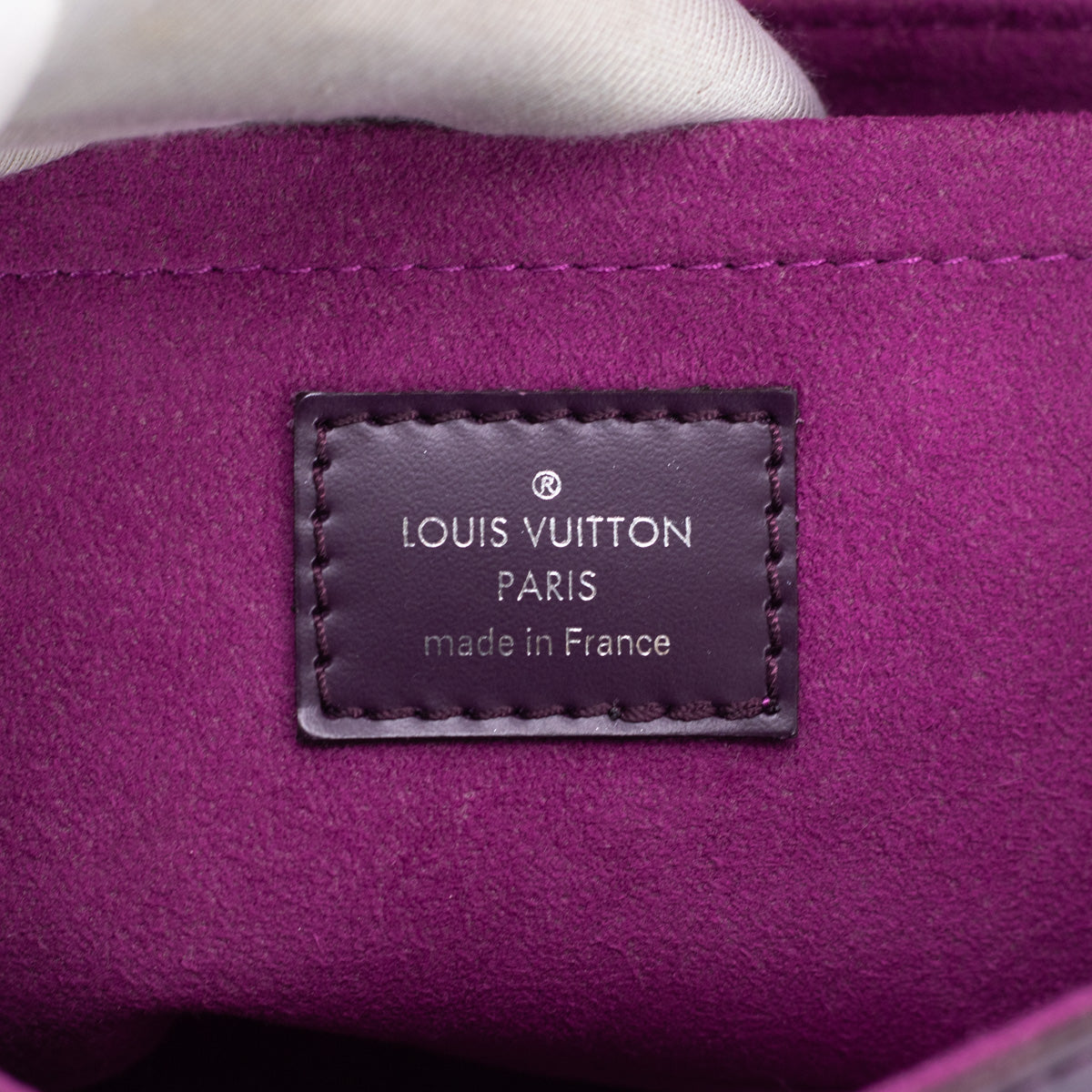 Louis Vuitton – Louis Vuitton Pochette Montaigne Epi Leather Cassis Purple  – Queen Station