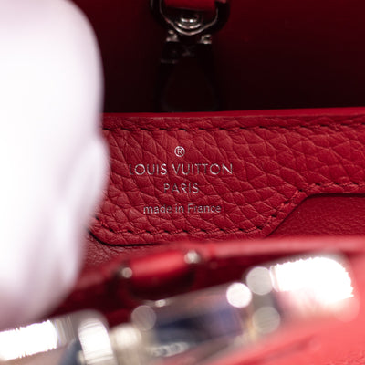 Louis Vuitton handbag Capucines PM in red / rubis Leather ref.251406 - Joli  Closet