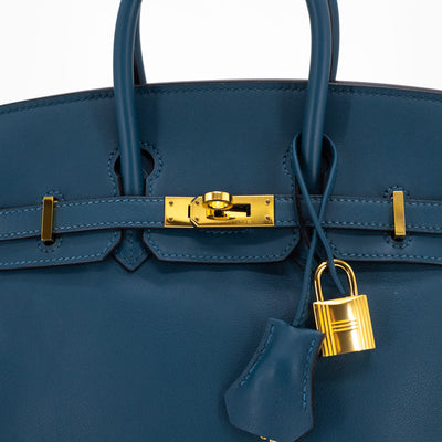 Leslie Mann Carrying Blue Hermes Bag