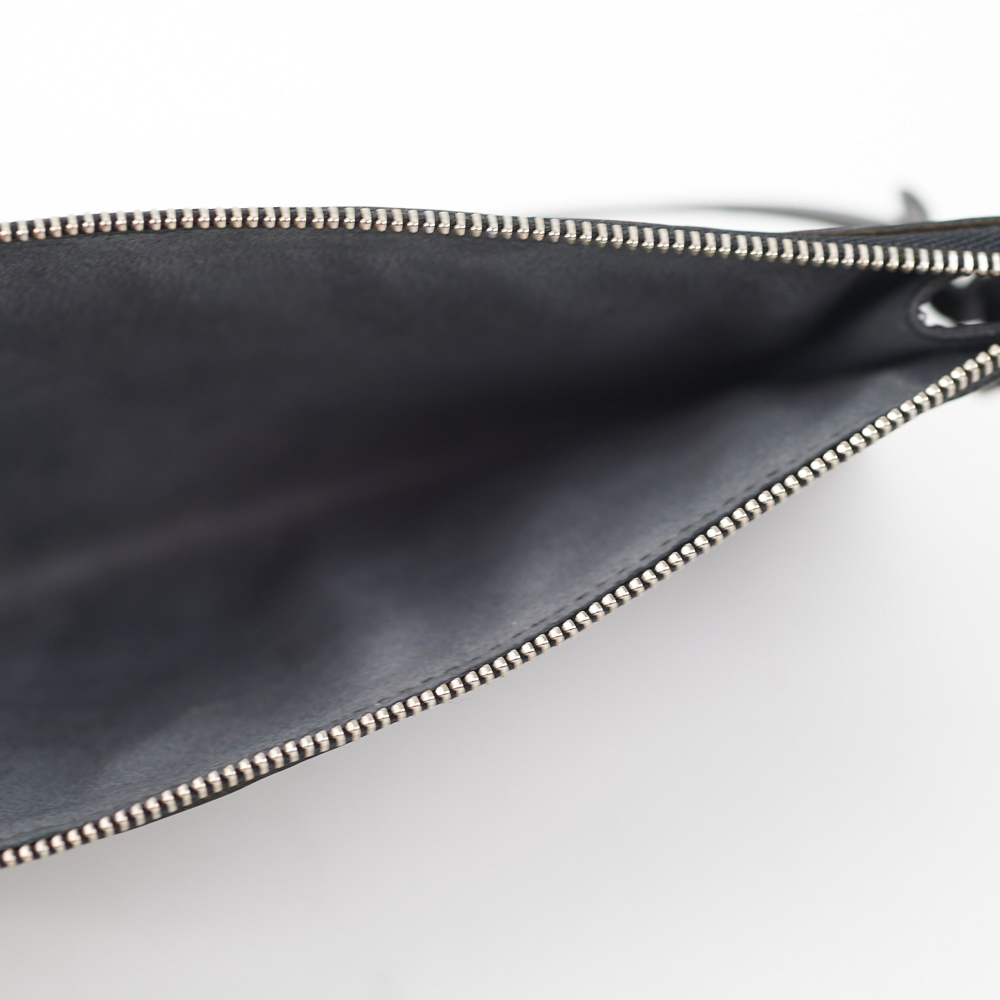 Louis Vuitton M64153 Black Epi Leather Pochette Jour GM (TN3198) - The  Attic Place