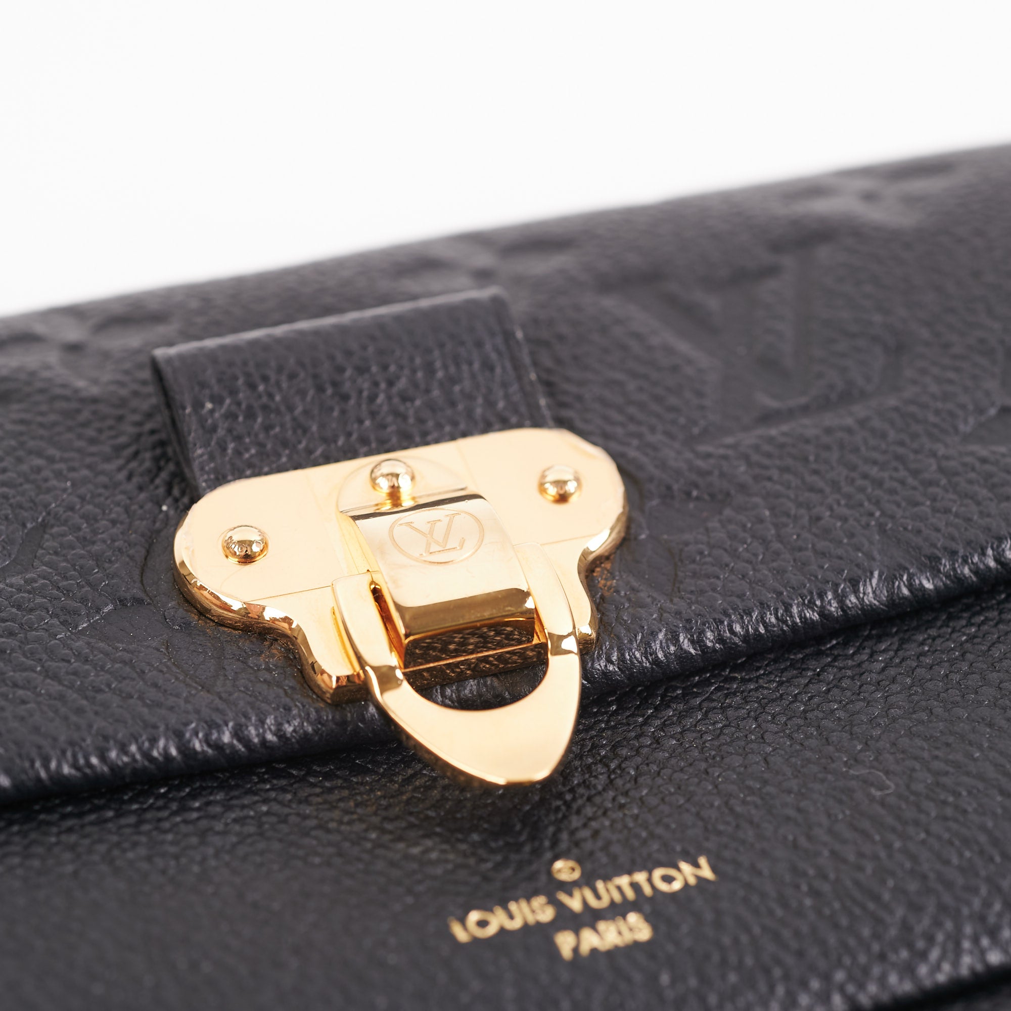 Louis Vuitton® Vavin Chain Wallet Black. Size in 2023
