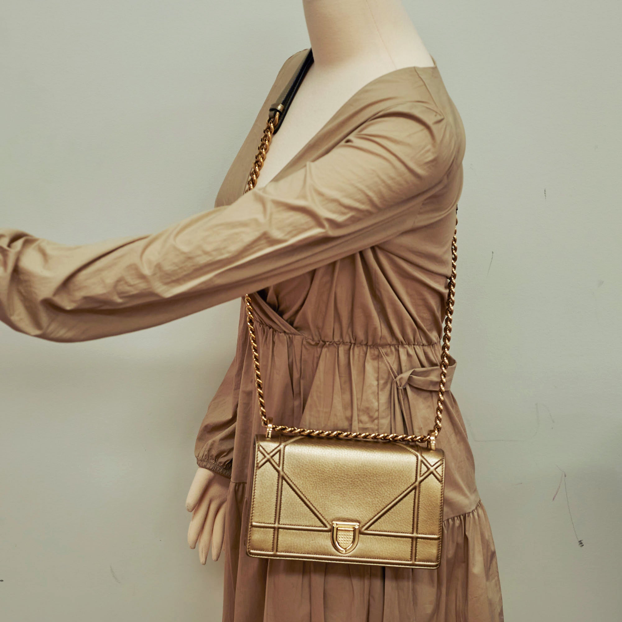 Diorama leather crossbody bag Dior Gold in Leather - 36834051