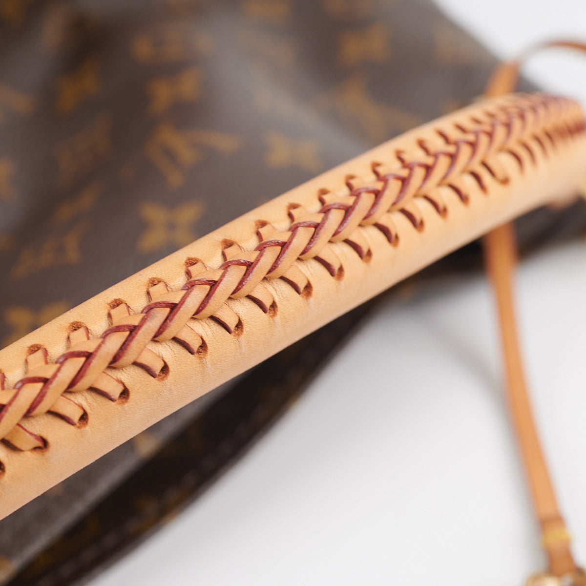 Louis Vuitton Artsy MM Monogram - THE PURSE AFFAIR