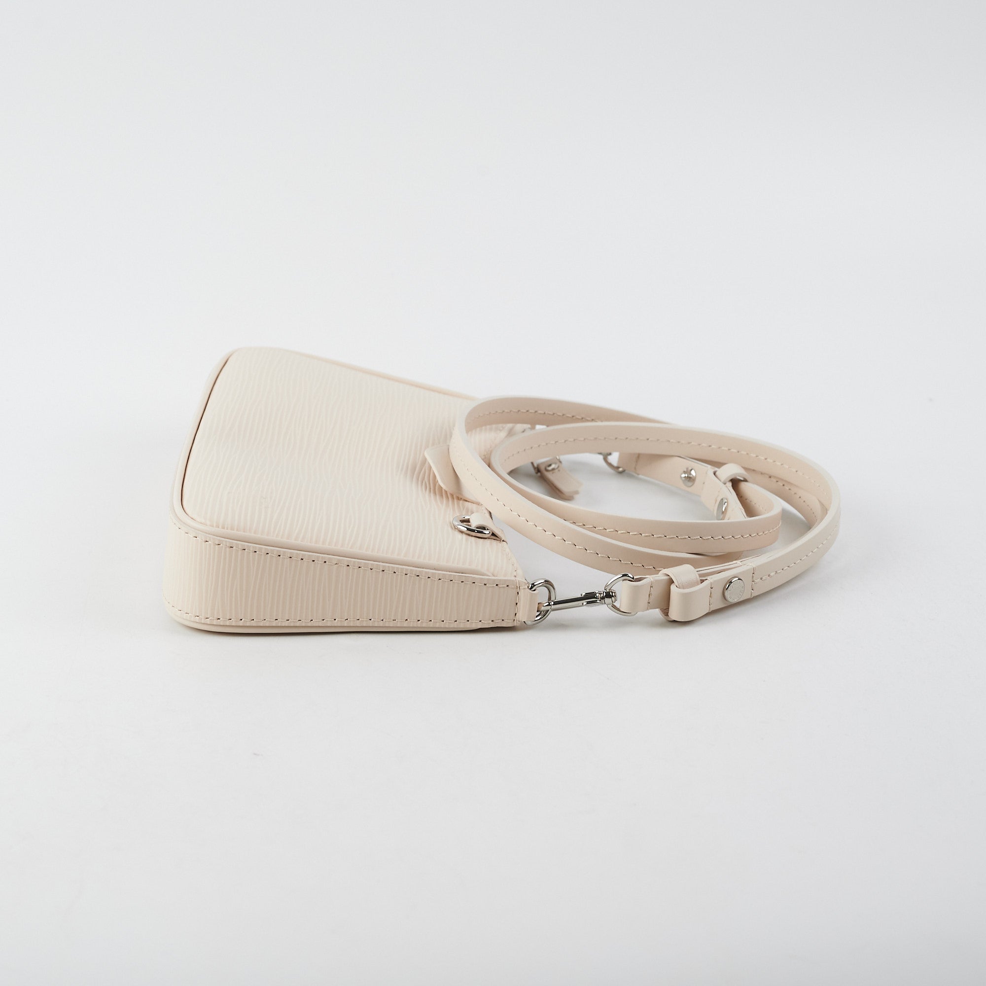 Louis Vuitton Quartz Epi Easy Pouch On Strap White Leather ref.659433 -  Joli Closet