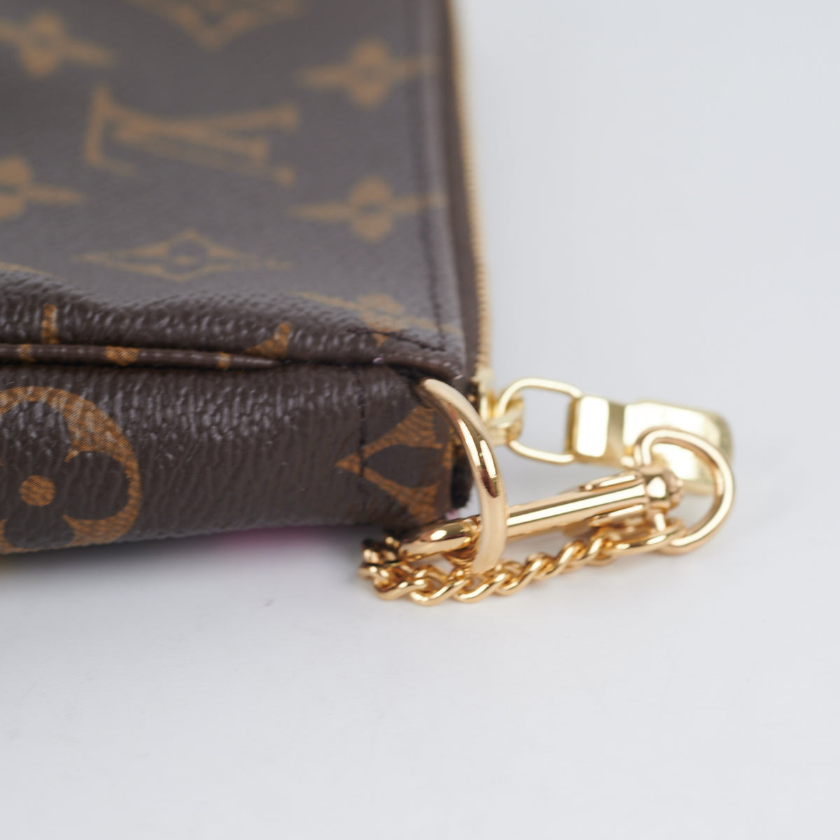 Louis Vuitton LV mini pochette Xmas animation Japan Brown ref.677145 - Joli  Closet
