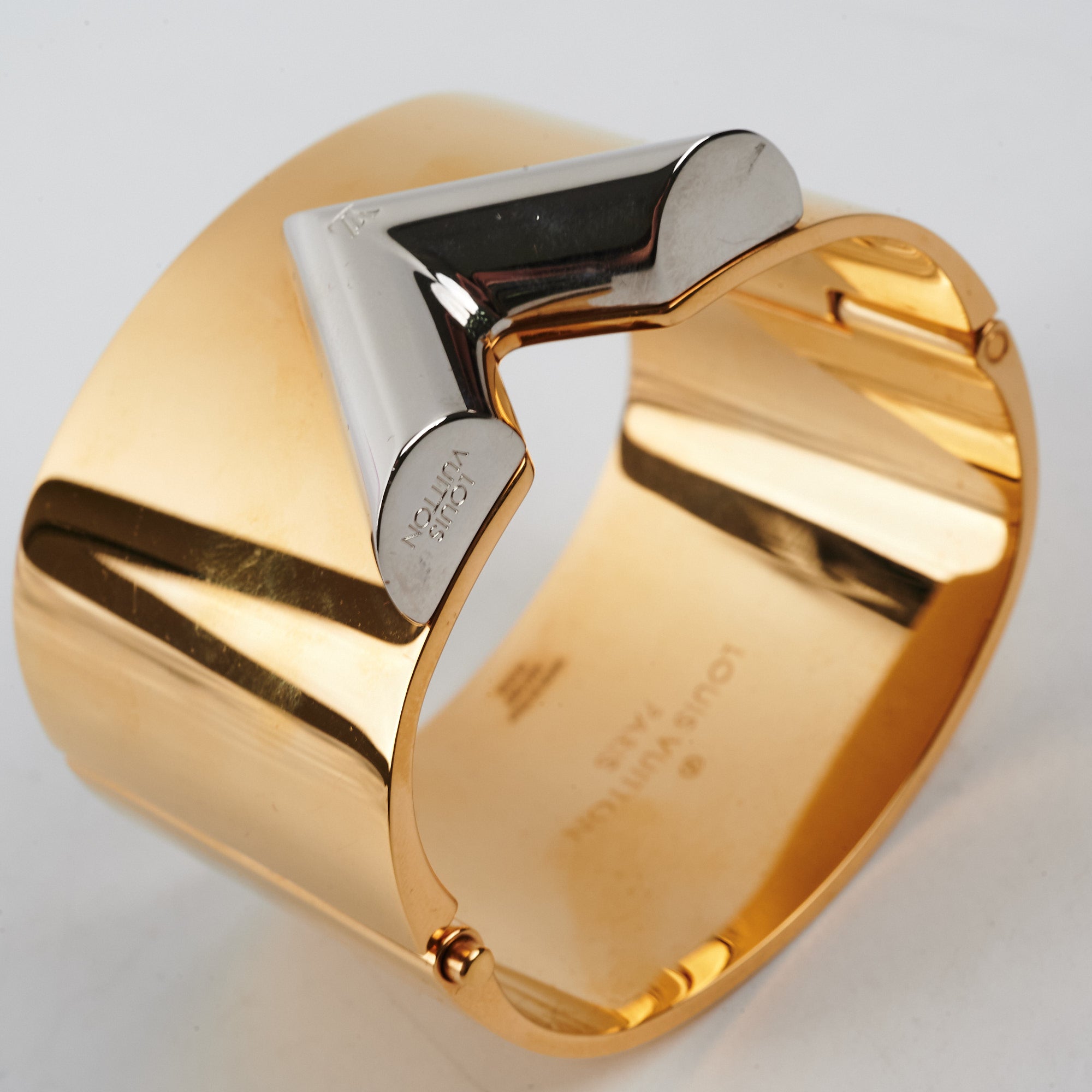 LOUIS VUITTON 'Essential V' Cuff Bracelet in golden brass - VALOIS VINTAGE  PARIS