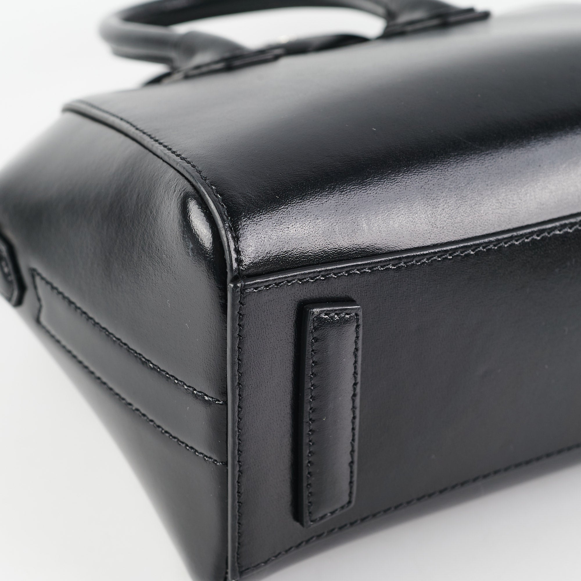 Antigona leather handbag Givenchy Black in Leather - 33430802