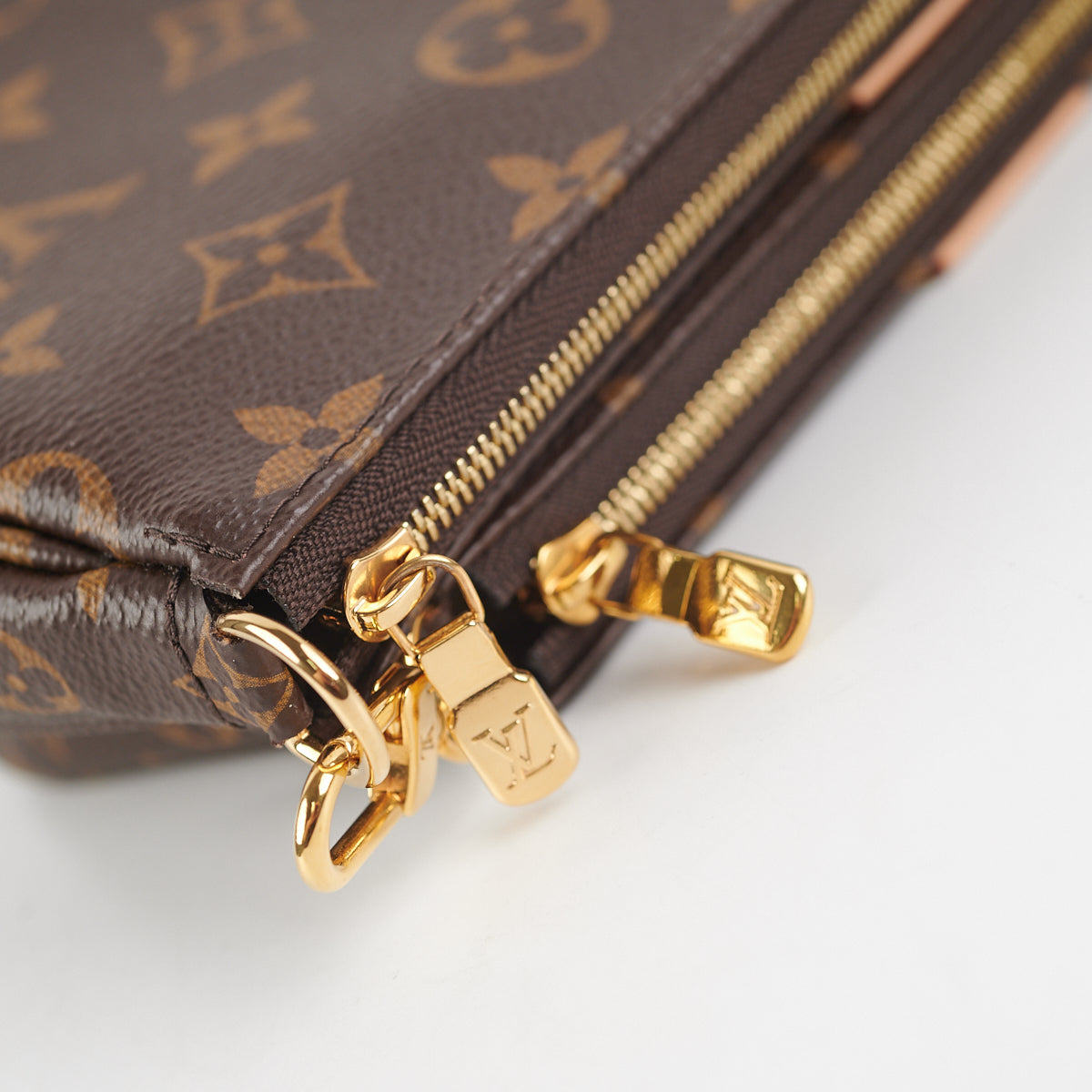 Louis Vuitton Multi Pochette Accessoires Green - Klueles