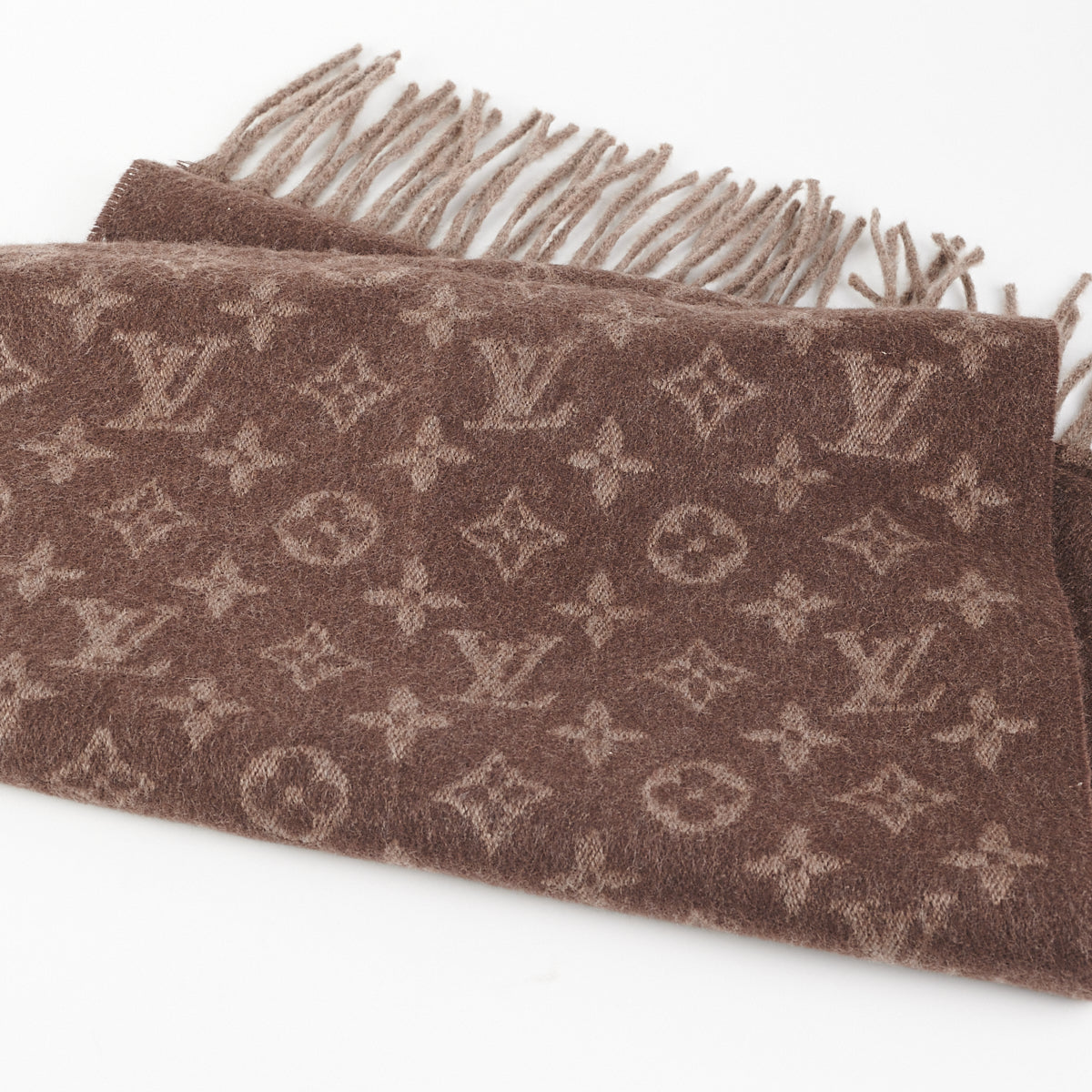 Shop Louis Vuitton MONOGRAM Monogram gradient scarf (M70258
