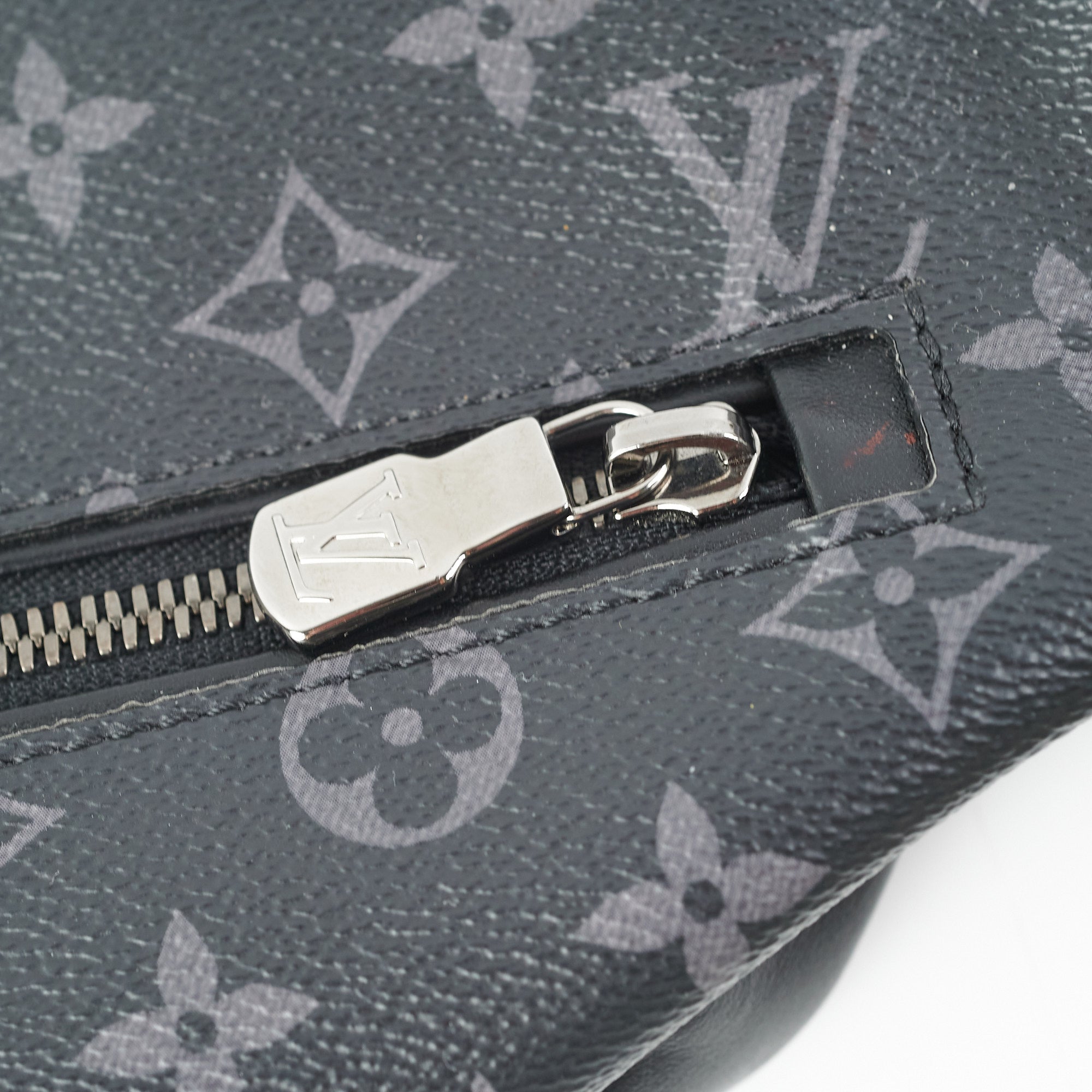 Shop Louis Vuitton Discovery Discovery bumbag pm (M46036, M46108) by 環-WA