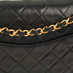 Chanel Vintage Quilted Medium/Large Classic Flap Black