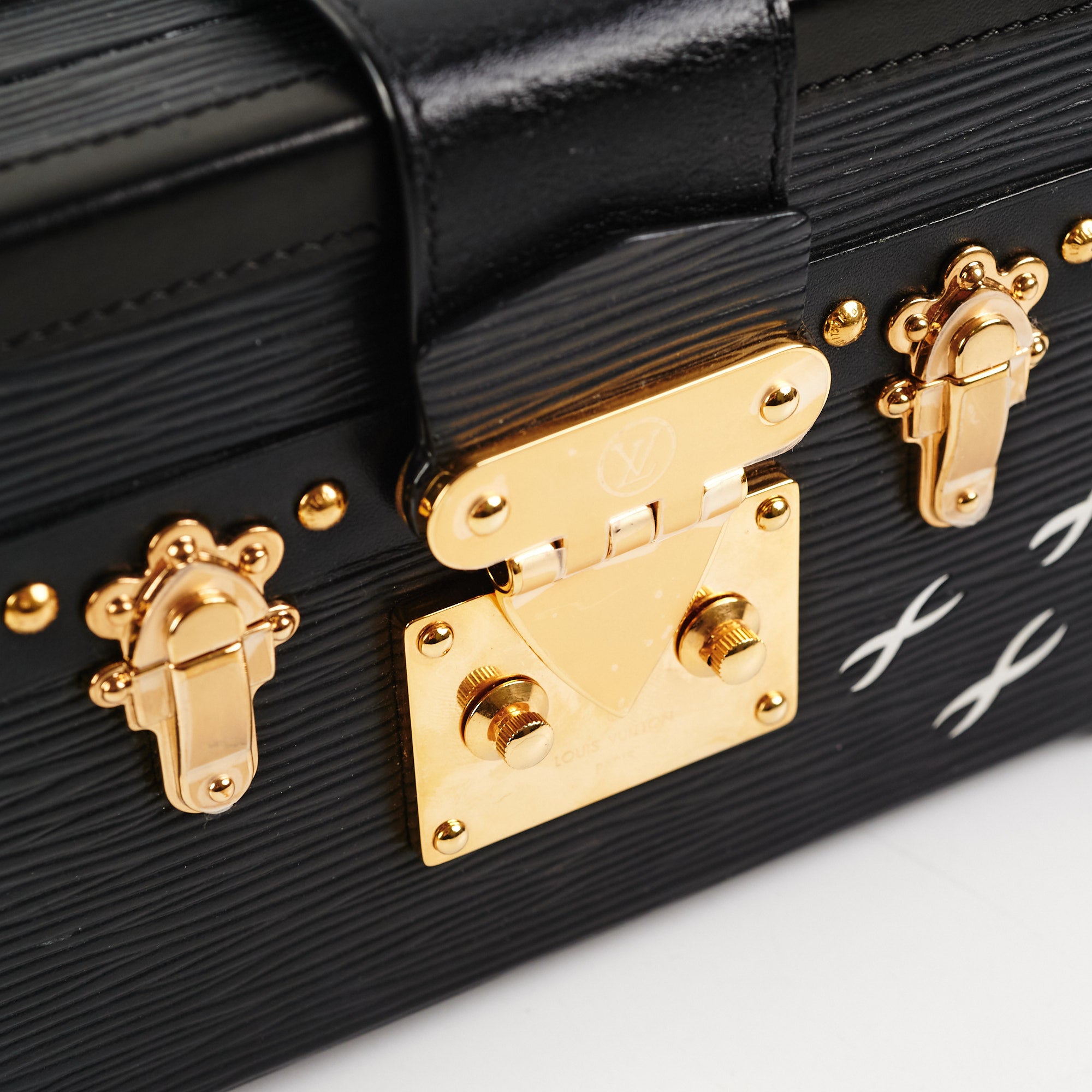 Petite malle leather handbag Louis Vuitton Black in Leather - 19936319