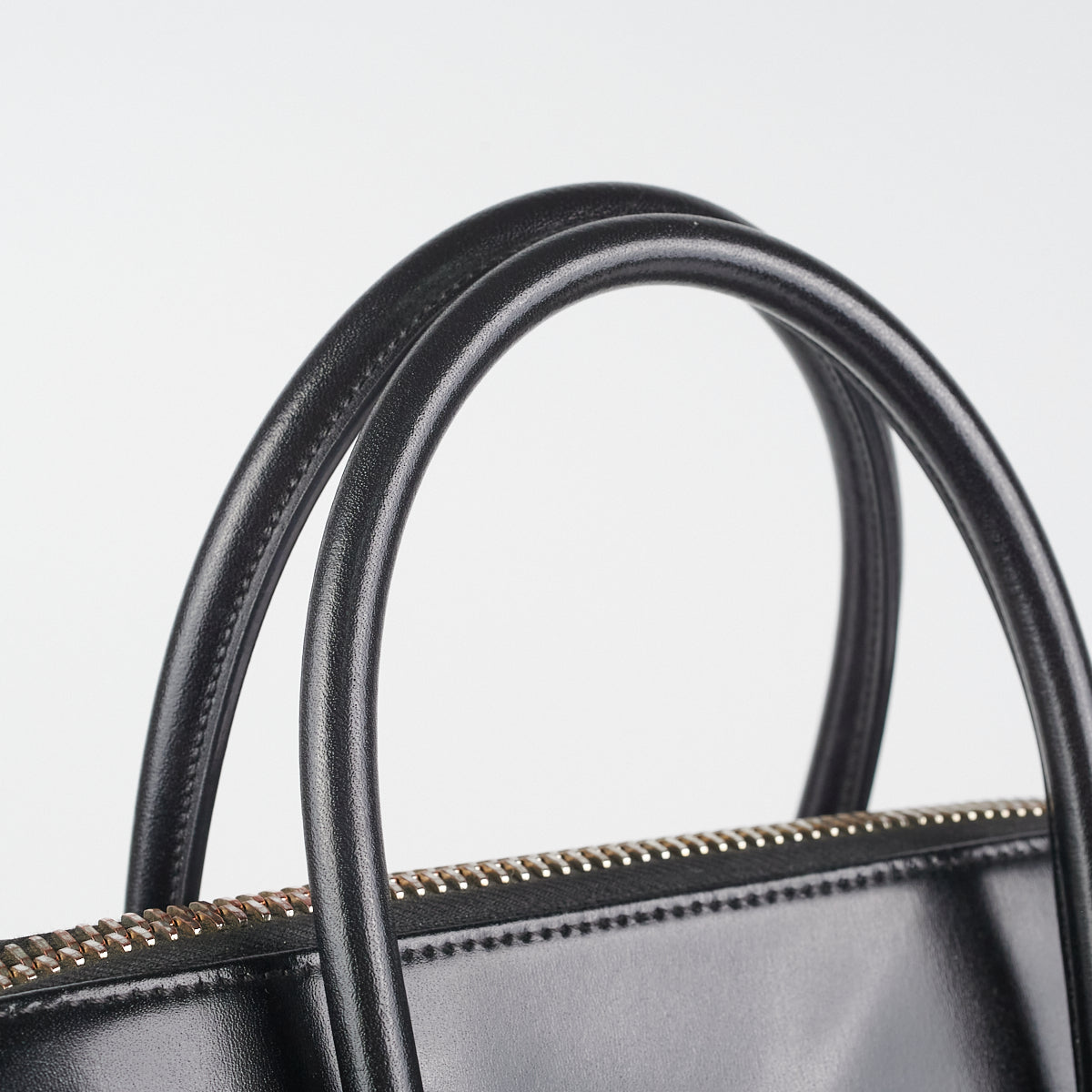 Givenchy - Antigona Large Smooth Calfskin Bag Black