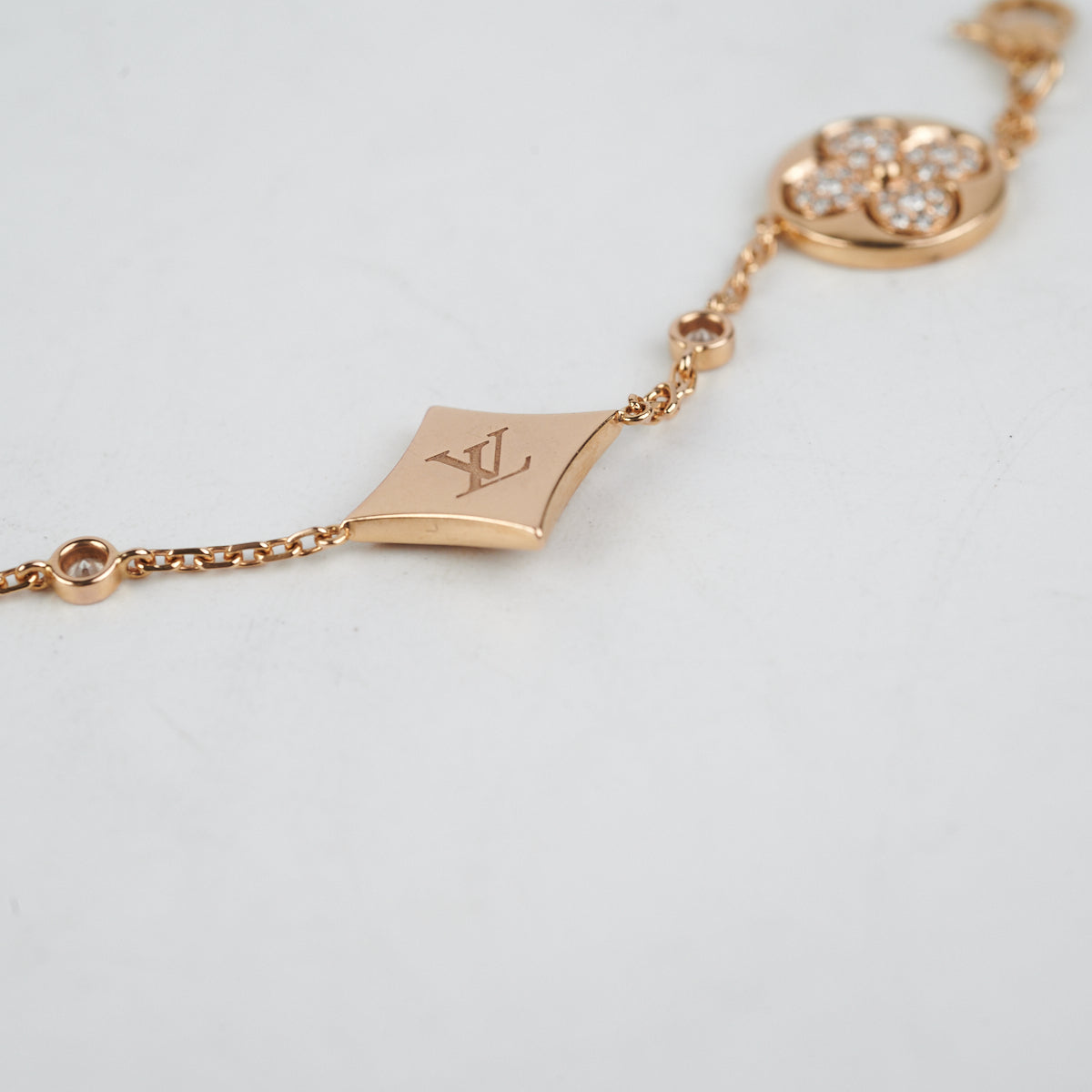 Louis Vuitton Gold Bracelet Pink Gold hardware ref.909660 - Joli Closet