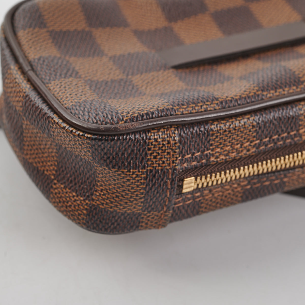 Louis Vuitton Damier Ebene Etui Okapi PM QJAAWC0T0F033