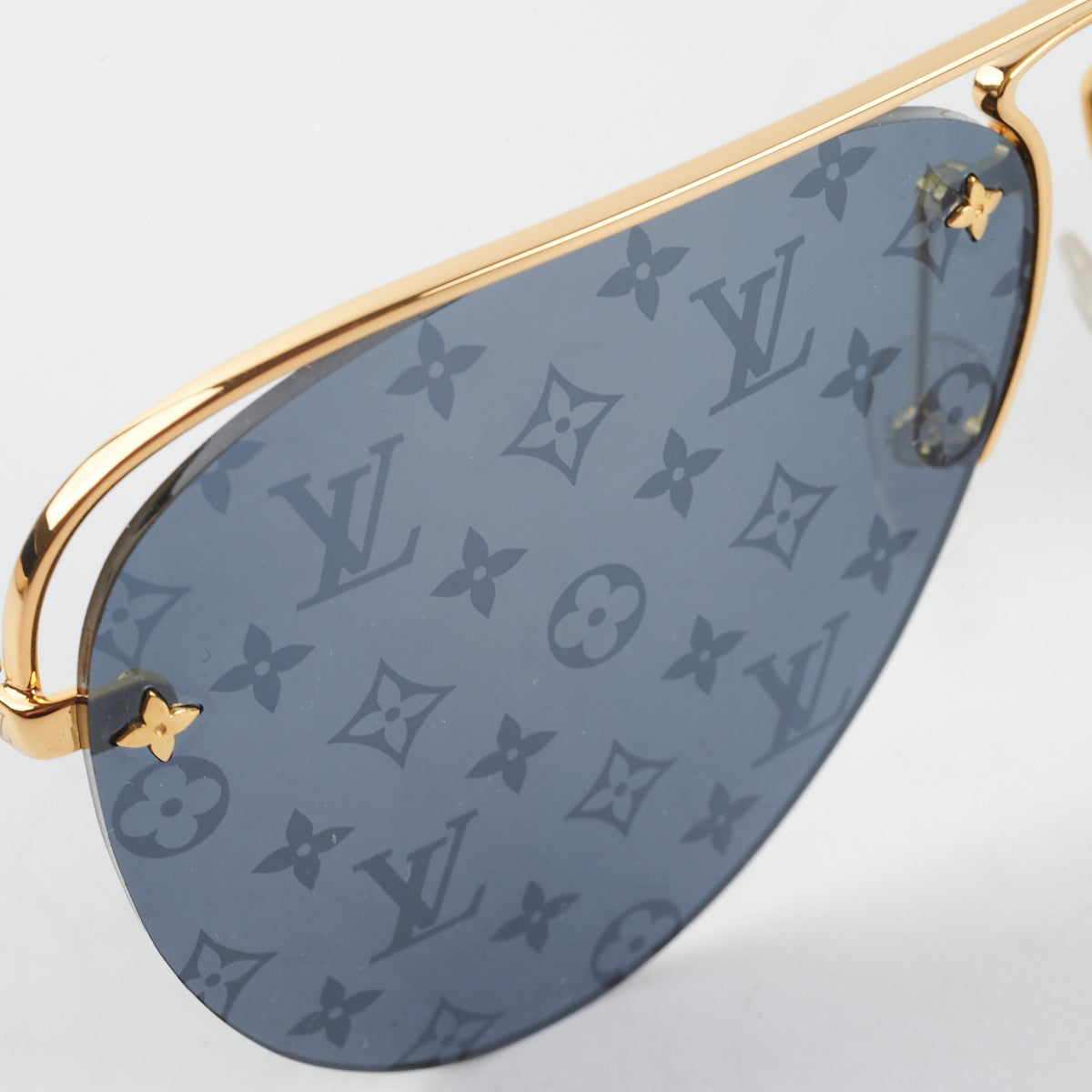 Louis Vuitton® Grease Sunglasses  Louis vuitton sunglasses, Louis