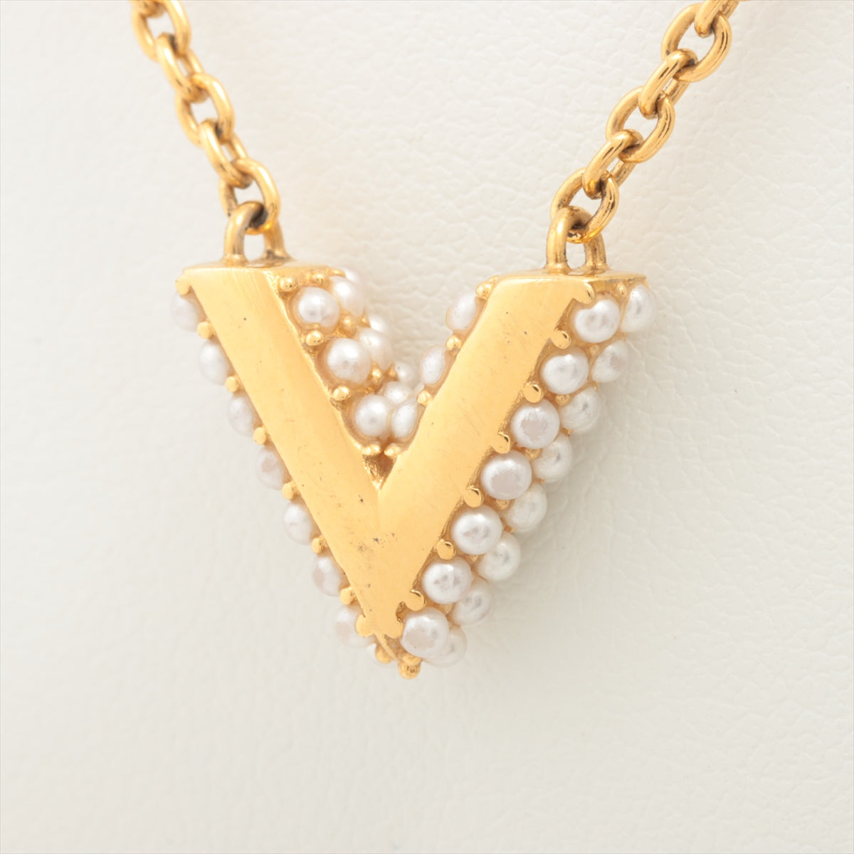 LOUIS VUITTON Essential V Necklace Gold 1269889