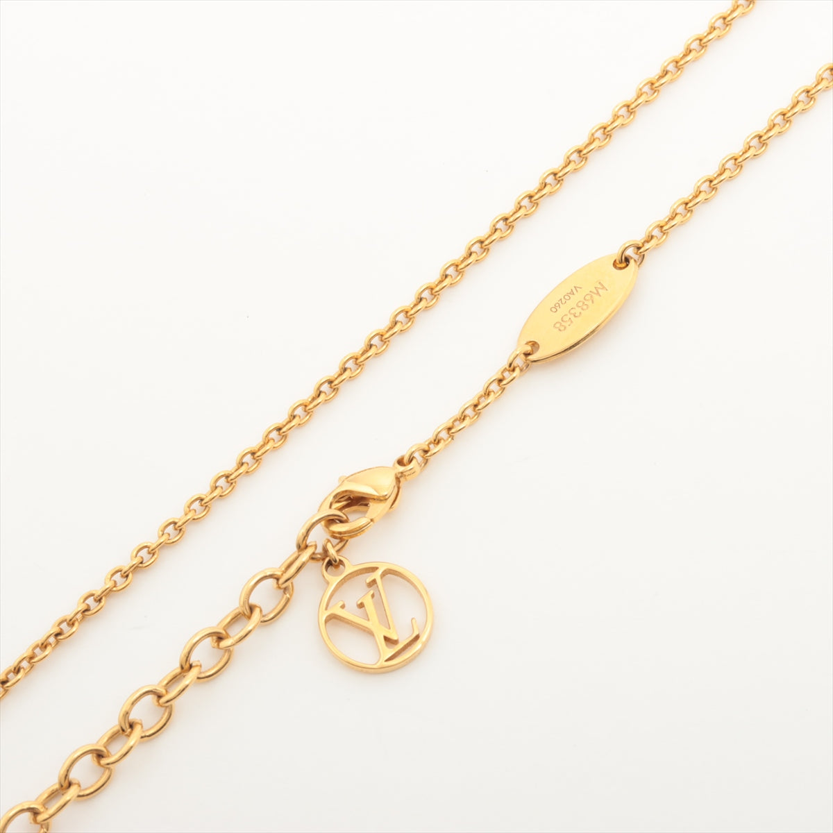 Essential v necklace Louis Vuitton Gold in Gold plated - 35362783